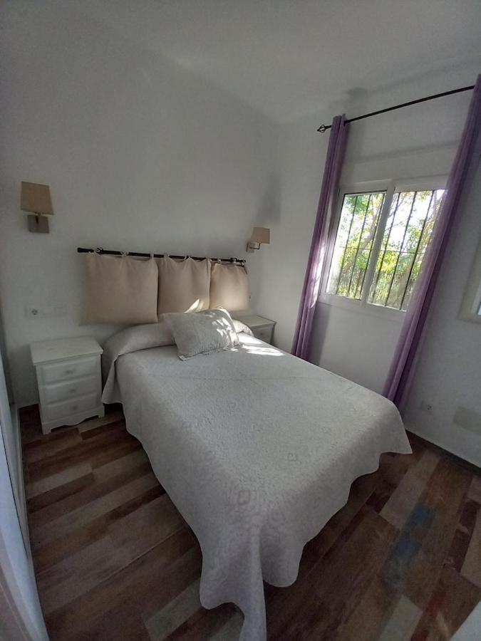 Apartamentos Cala Isabel Zahora Dış mekan fotoğraf
