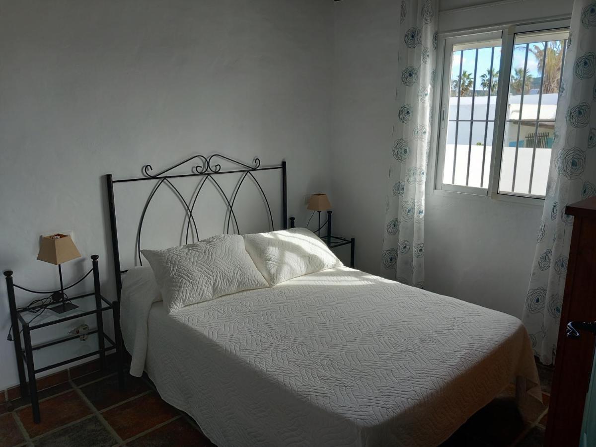 Apartamentos Cala Isabel Zahora Dış mekan fotoğraf